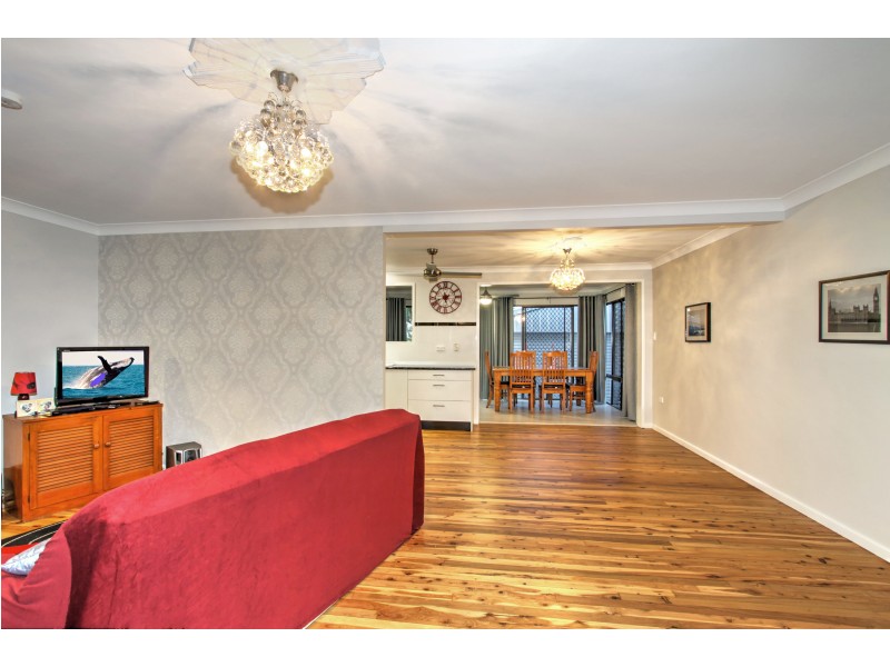 24 Holiday Parade, Scarness QLD 4655