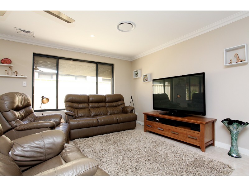 41 Larwood Cresent, High Wycombe WA 6057