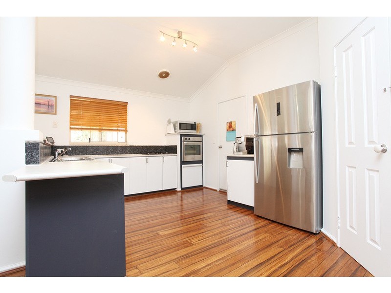 24 Seaforth Drive, Halls Head WA 6210