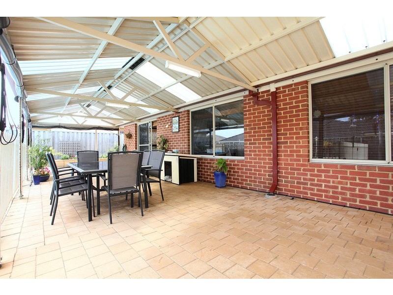 24 Seaforth Drive, Halls Head WA 6210