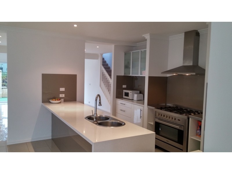 5 Auberge Lane, The Vines WA 6069
