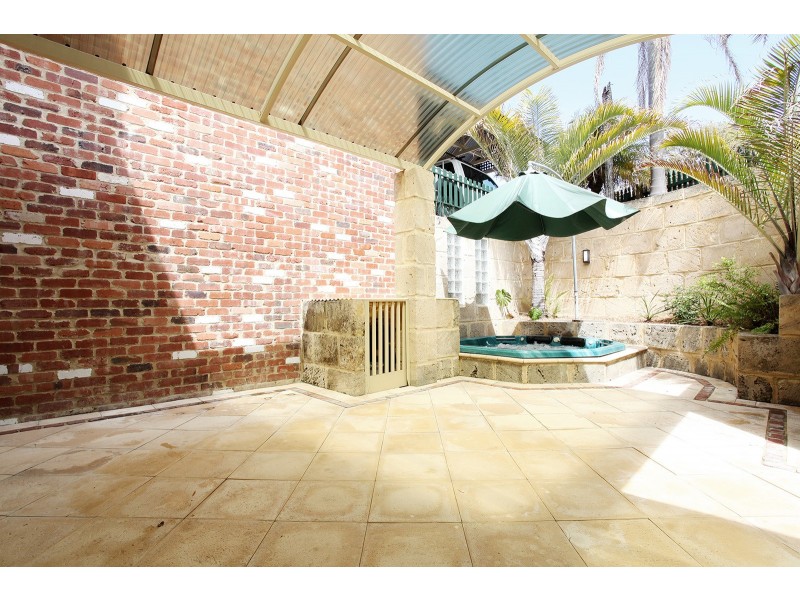 33 Bolton Place, Fremantle WA 6160