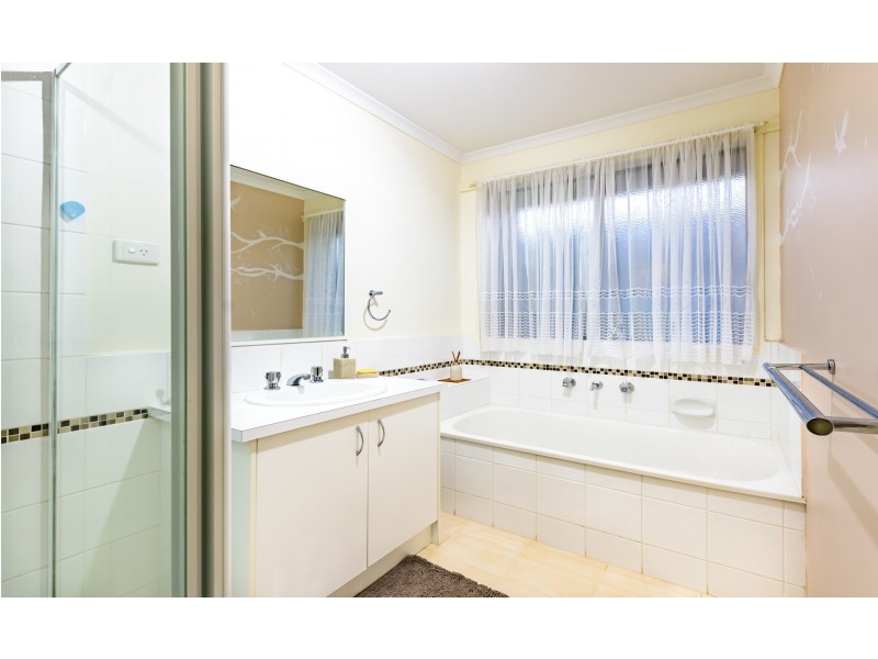 3 Amity Way, Cranbourne West VIC 3977