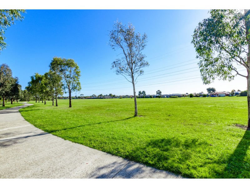 3 Amity Way, Cranbourne West VIC 3977