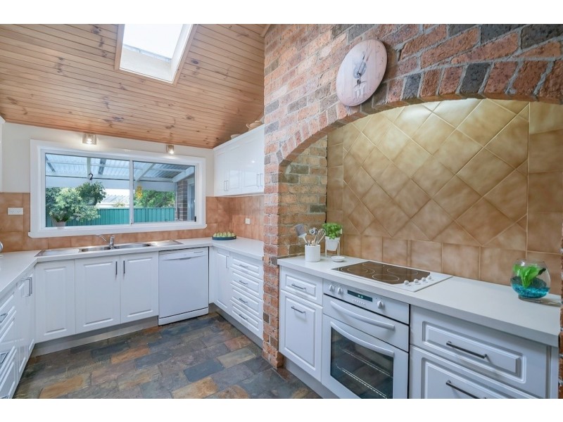 19 Adam Place, Macquarie Fields NSW 2564