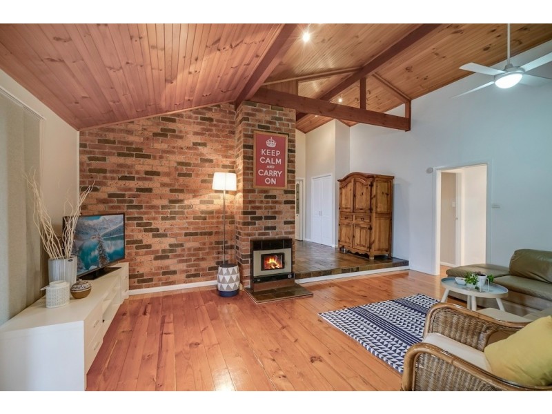 19 Adam Place, Macquarie Fields NSW 2564