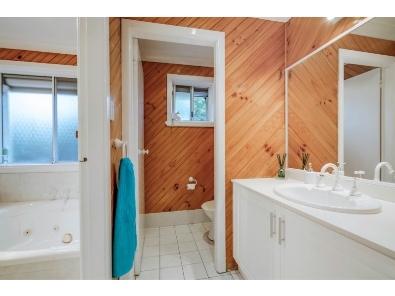 19 Adam Place, Macquarie Fields NSW 2564