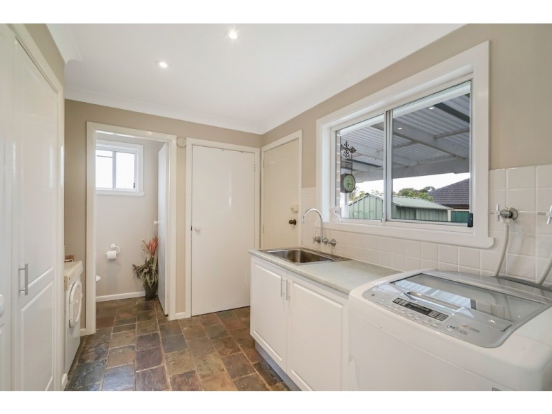 19 Adam Place, Macquarie Fields NSW 2564