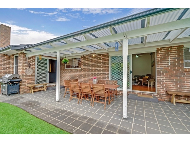 19 Adam Place, Macquarie Fields NSW 2564