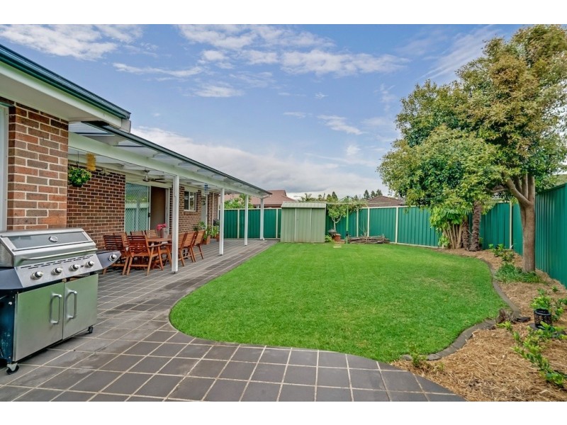 19 Adam Place, Macquarie Fields NSW 2564