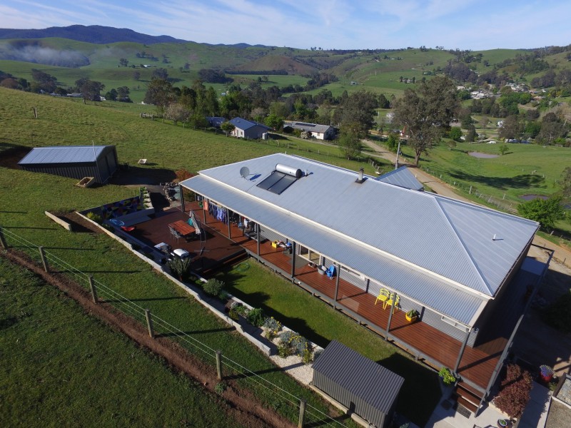 40 Woodgates Rd, Buchan South VIC 3885