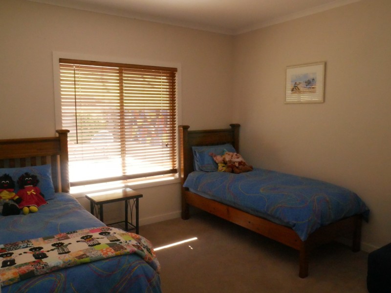 40 Woodgates Rd, Buchan South VIC 3885