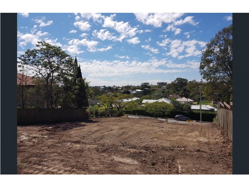 21 Thomson Street, Greenslopes QLD 4120