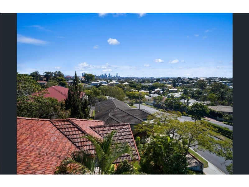 21 Thomson Street, Greenslopes QLD 4120