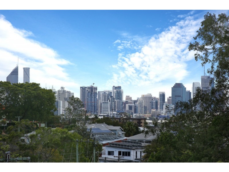 21 Thomson Street, Greenslopes QLD 4120