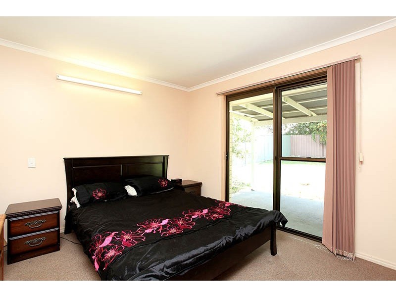 13 Fraser Place, Morayfield QLD 4506