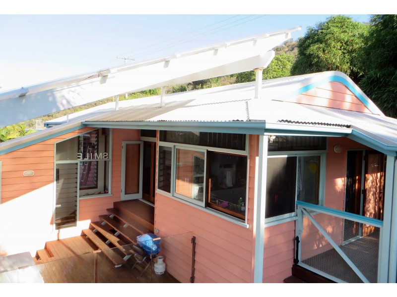 13 McClelland St, West End QLD 4810