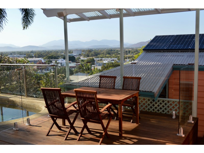 13 McClelland St, West End QLD 4810