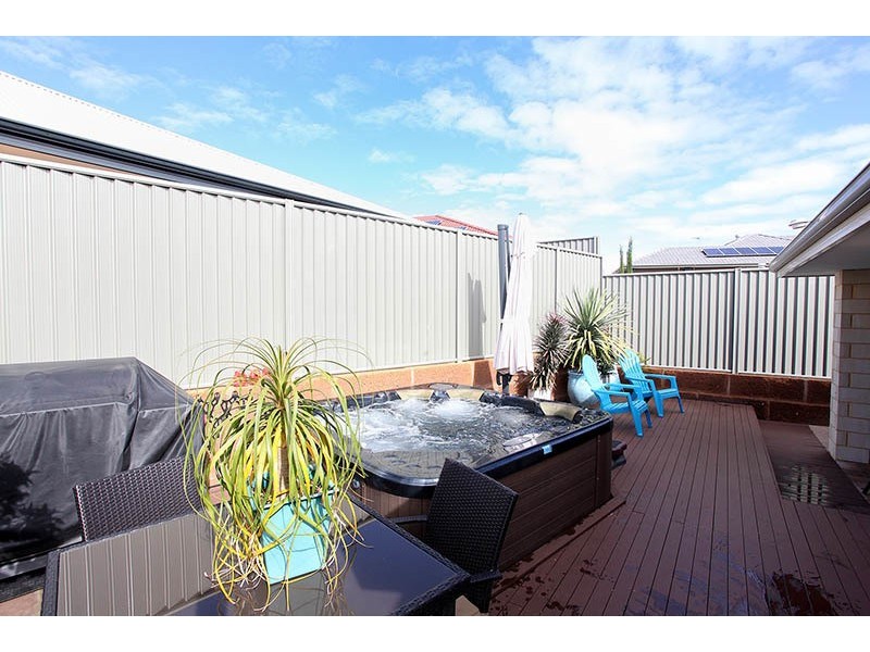134 Honeywood Avenue, Wandi WA 6167