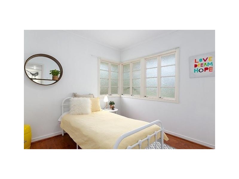 17 Orvieto Street, Yeronga QLD 4104