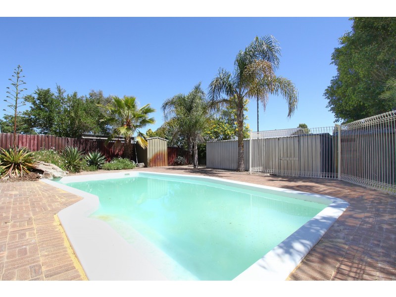 18  Gallagher St, Eden Hill WA 6054