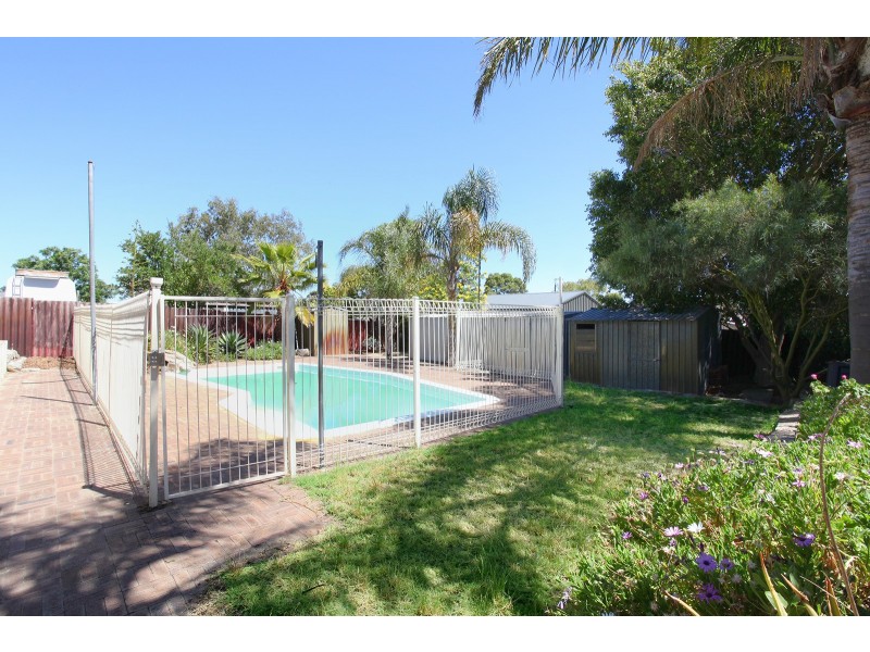 18  Gallagher St, Eden Hill WA 6054