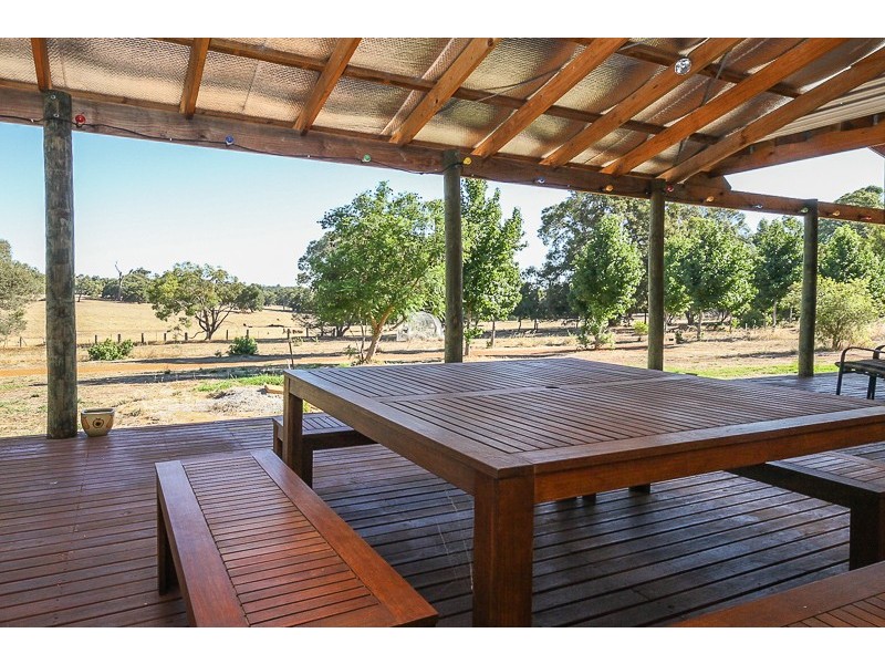 21 Farm Trail, Gidgegannup WA 6083