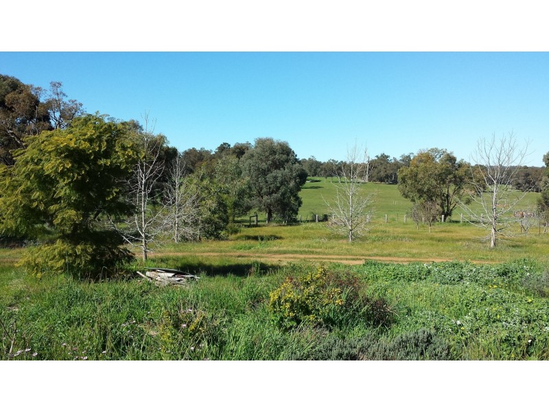21 Farm Trail, Gidgegannup WA 6083