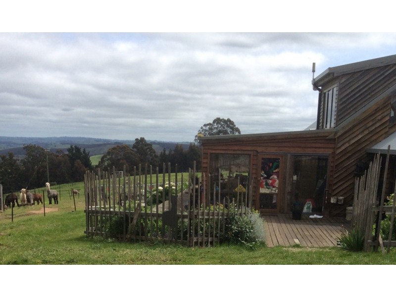 65 Pines Road, Mirboo North VIC 3871