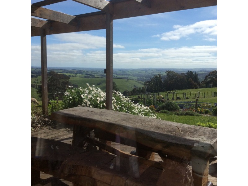 65 Pines Road, Mirboo North VIC 3871