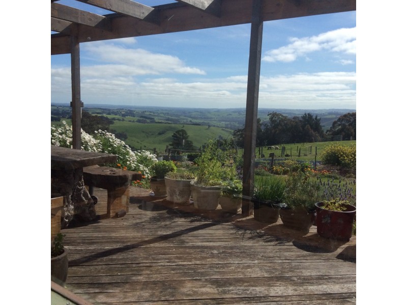 65 Pines Road, Mirboo North VIC 3871