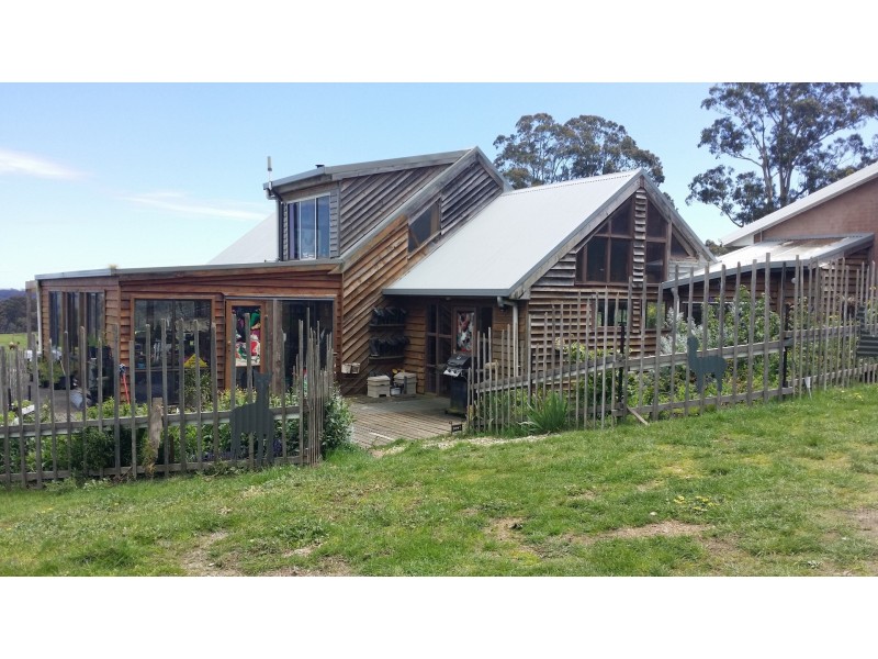 65 Pines Road, Mirboo North VIC 3871
