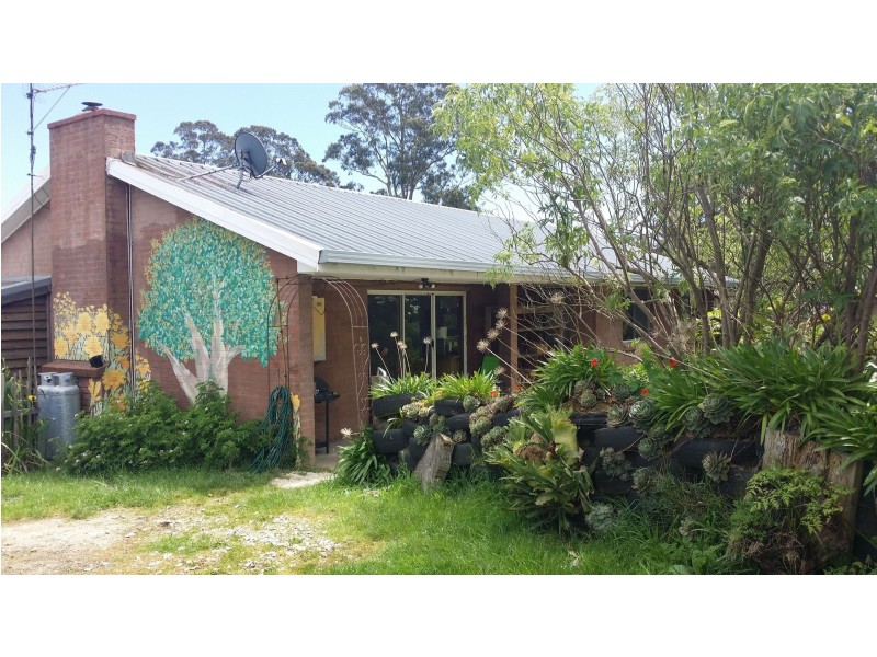 65 Pines Road, Mirboo North VIC 3871