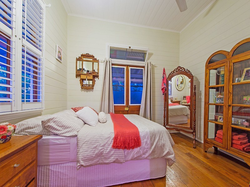 28 Barnham St, Wynnum QLD 4178