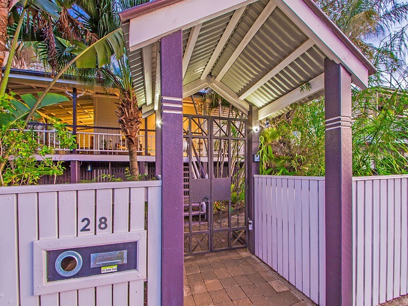 28 Barnham St, Wynnum QLD 4178