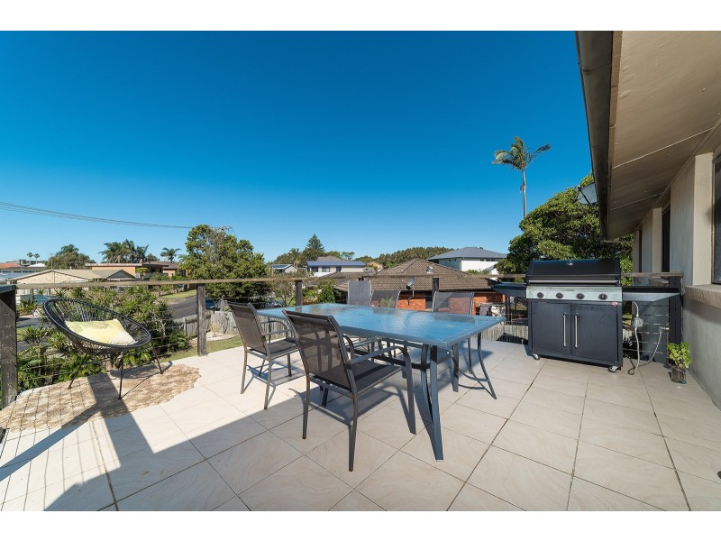 24 Lake View Road, Wamberal NSW 2260