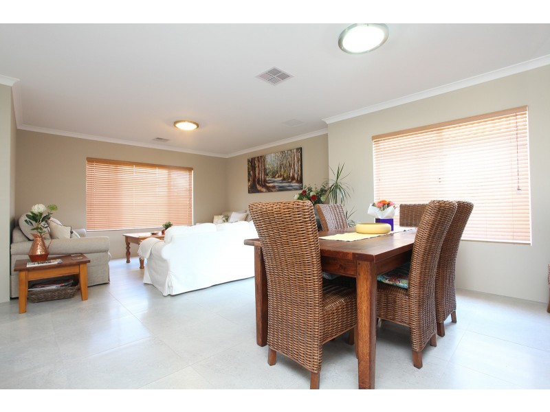 12 Australis Circle, Wannanup WA 6210