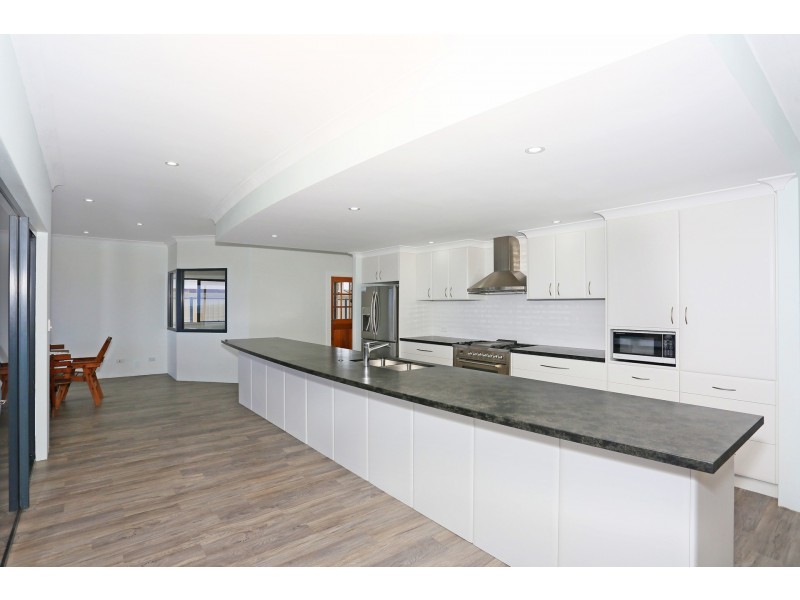 4 Donnybrook Turn, Dawesville WA 6211