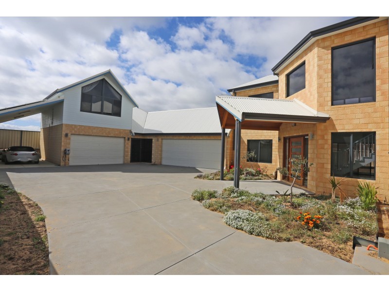 4 Donnybrook Turn, Dawesville WA 6211