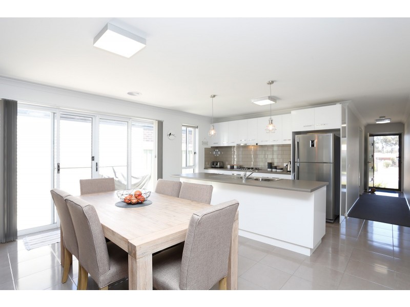 6 Cross Street, Kangaroo Flat VIC 3555