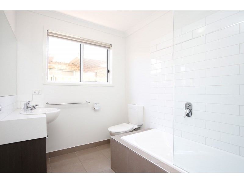 6 Cross Street, Kangaroo Flat VIC 3555