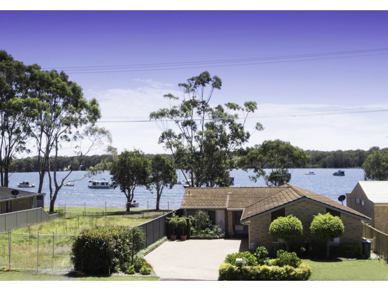 43 Lloyd Avenue, Chain Valley Bay NSW 2259