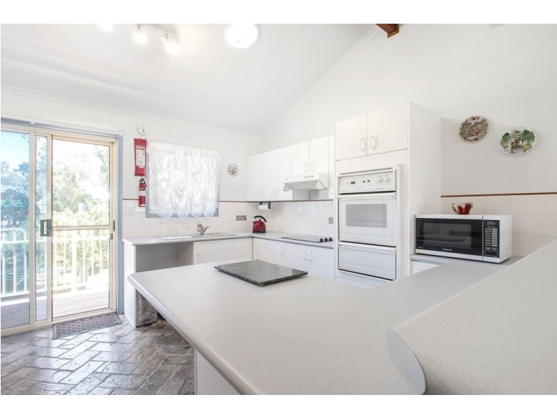 43 Lloyd Avenue, Chain Valley Bay NSW 2259