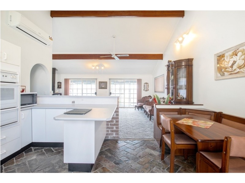 43 Lloyd Avenue, Chain Valley Bay NSW 2259
