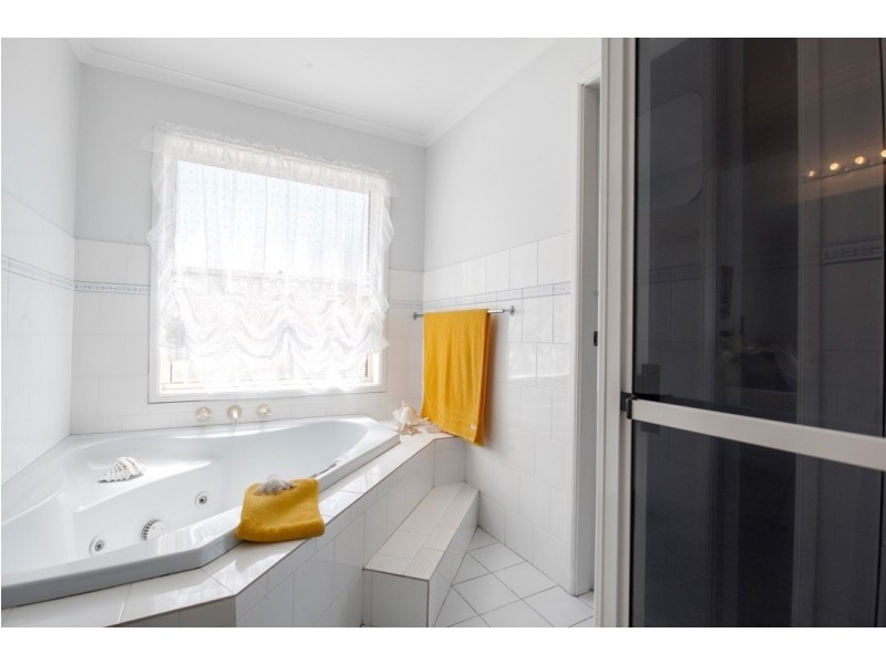 43 Lloyd Avenue, Chain Valley Bay NSW 2259