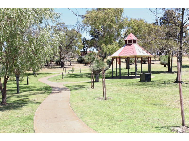 78 Counsel Road, Coolbellup WA 6163