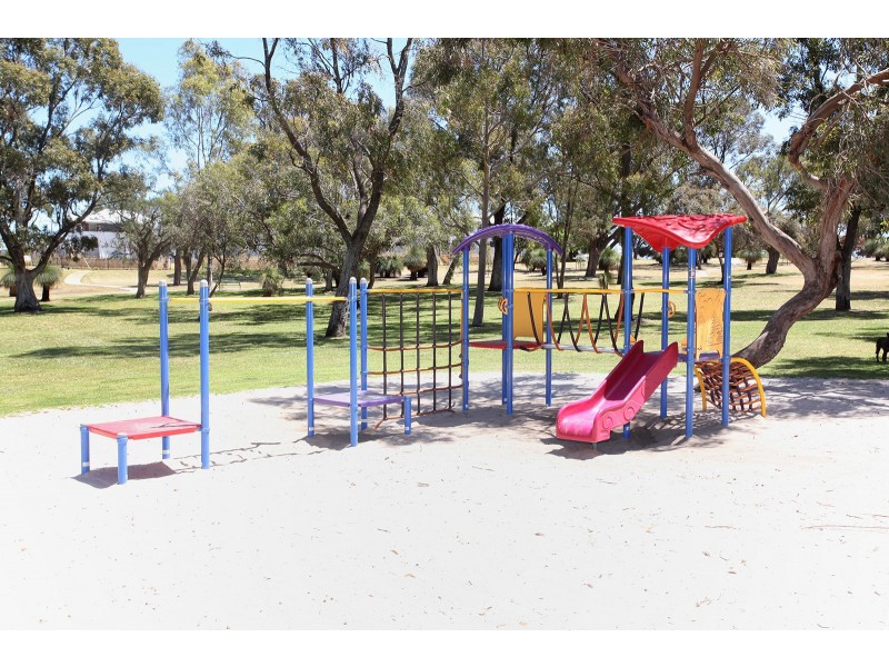 78 Counsel Road, Coolbellup WA 6163