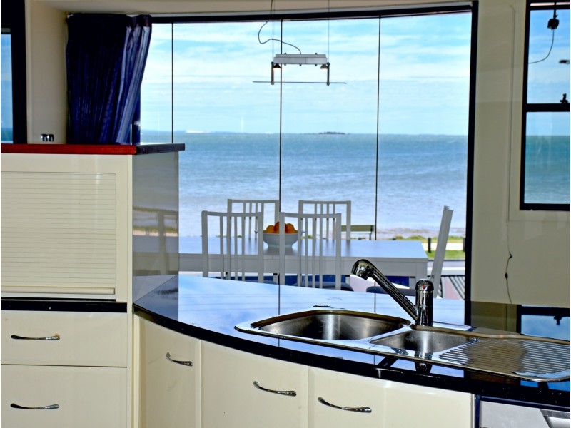 240 Queens Esp, Thorneside QLD 4158