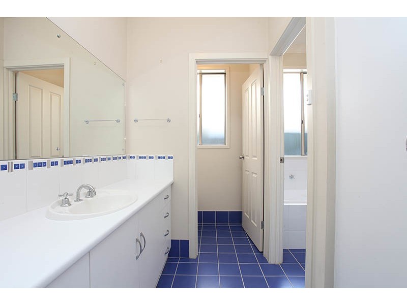 42 Newland Way, Mawson Lakes SA 5095