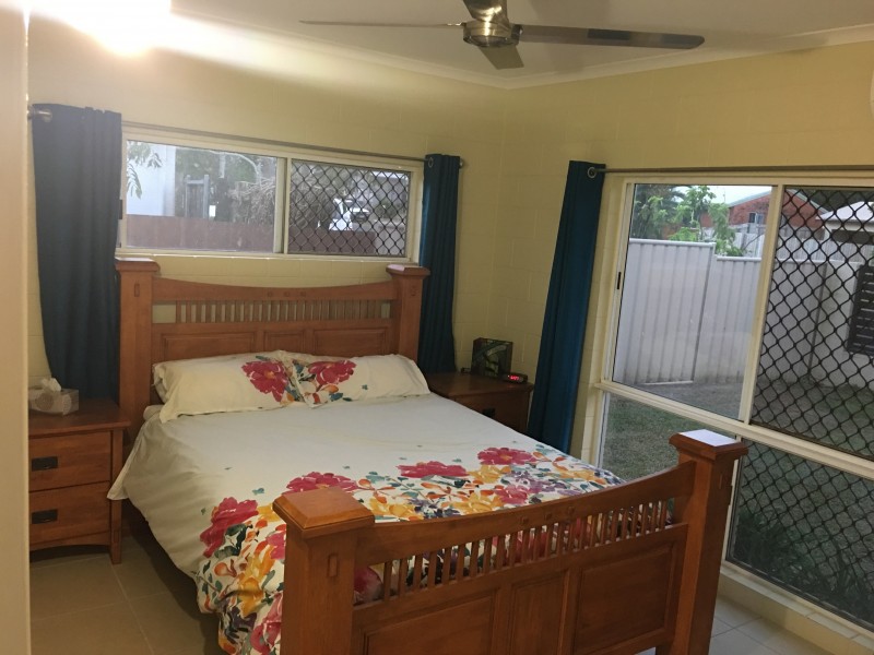 7 Malibu Close, White Rock QLD 4868